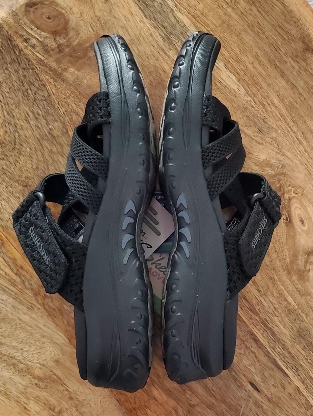 New Women's 7 Skechers Luxe Foam Black Platform Slides Sandals - Picture 5 of 6